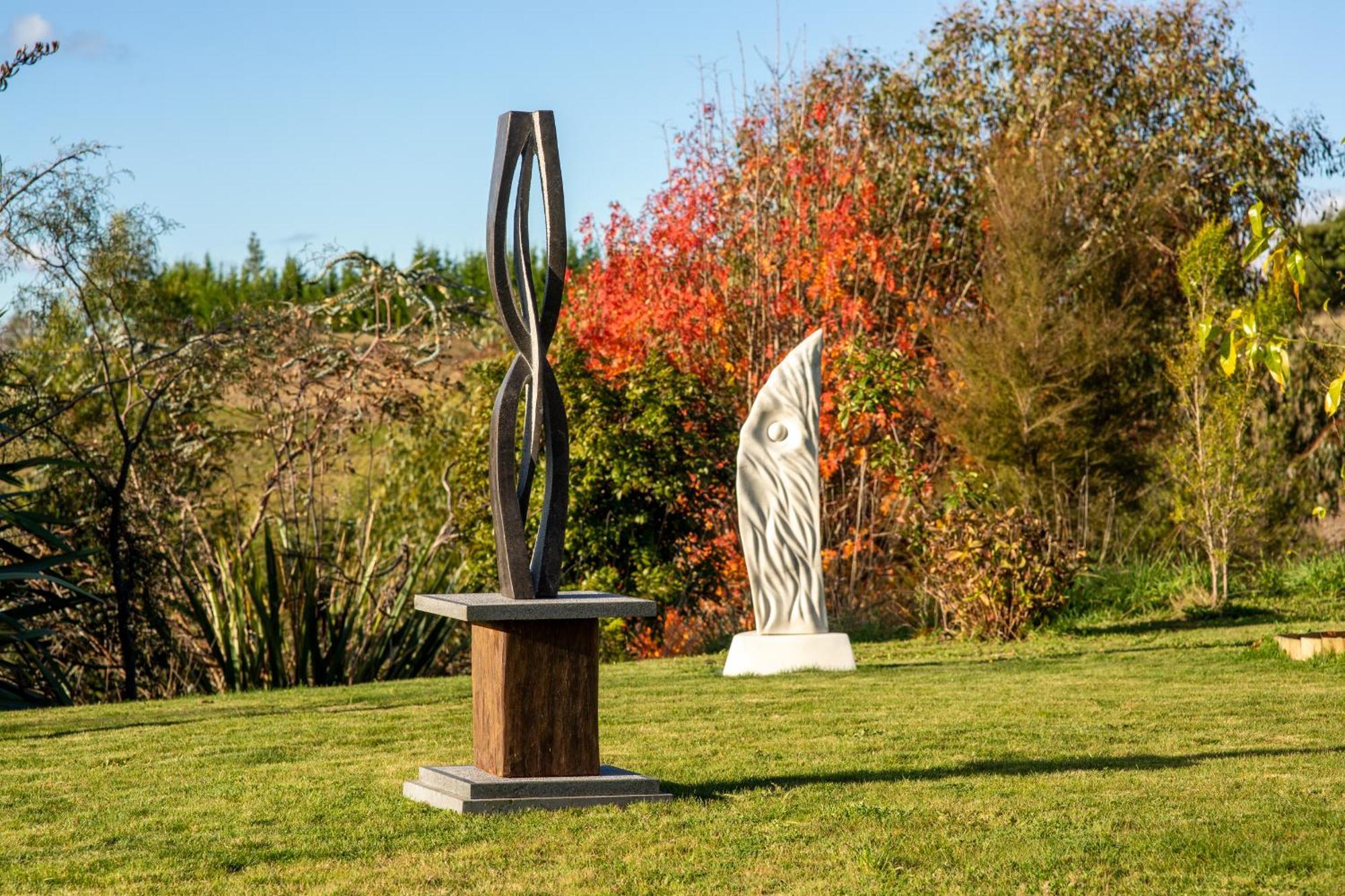 Sculpture Garden Getaway Bed & Breakfast Tasman Bagian luar foto